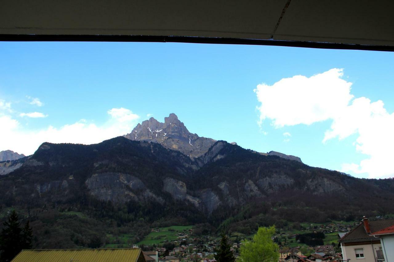Appartement Au Pied Du Mont-Blanc ! Саланш Екстериор снимка